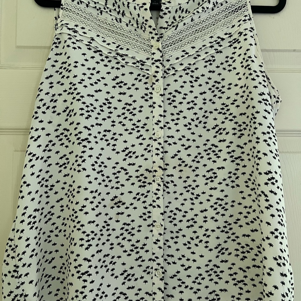 Ann Taylor Black and White Floral Blouse